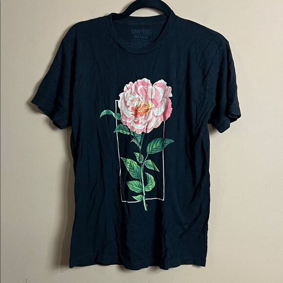 Shawn Mendes Women’s Size Medium The Tour Short Sleeve Black T-Shirt - Picture 1 of 5